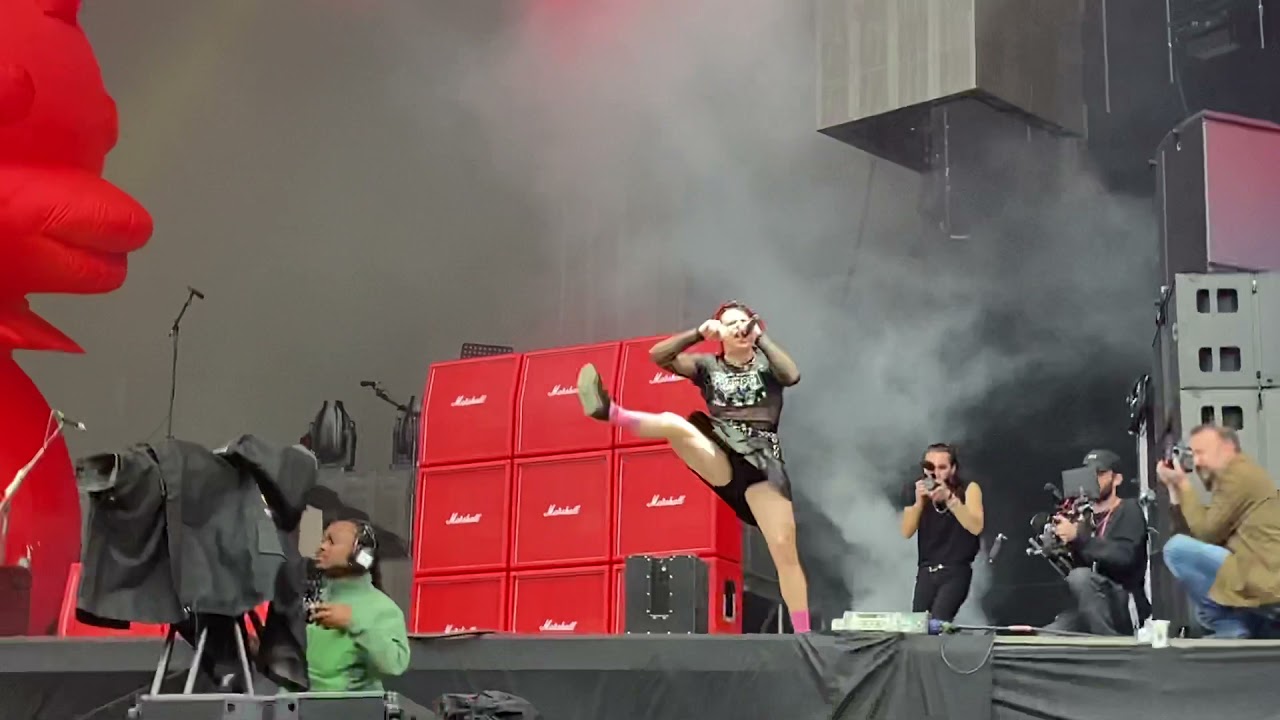 YUNGBLUD - PARENTS | LEEDS FESTIVAL