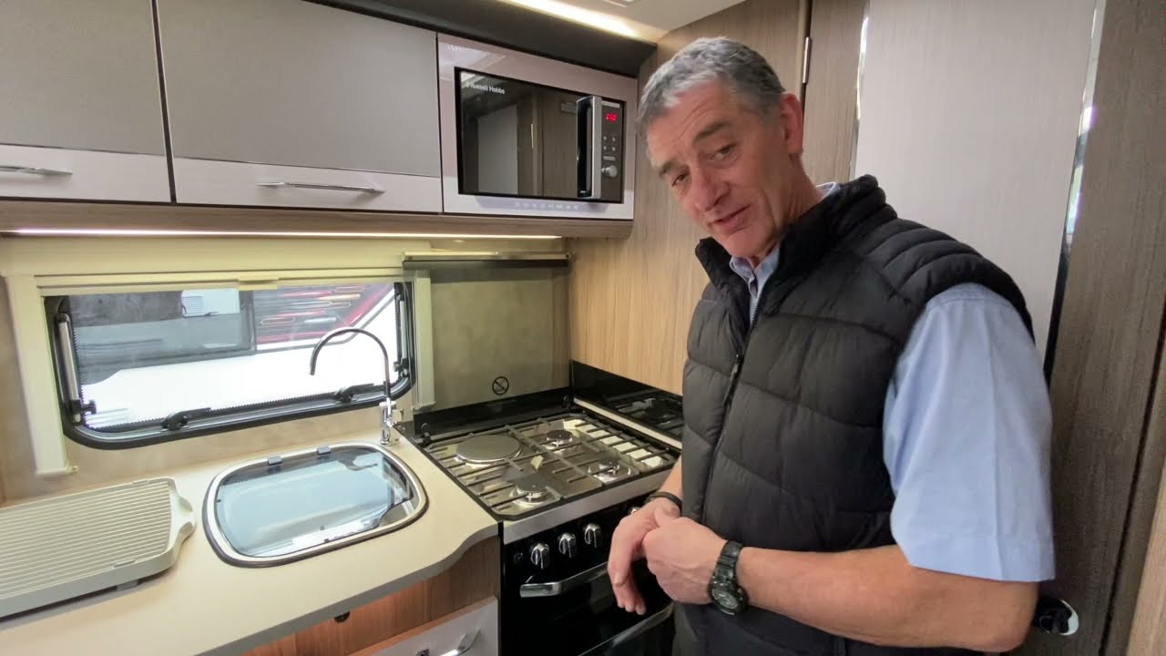 Thetford oven demonstration - Coachman VIP 2021