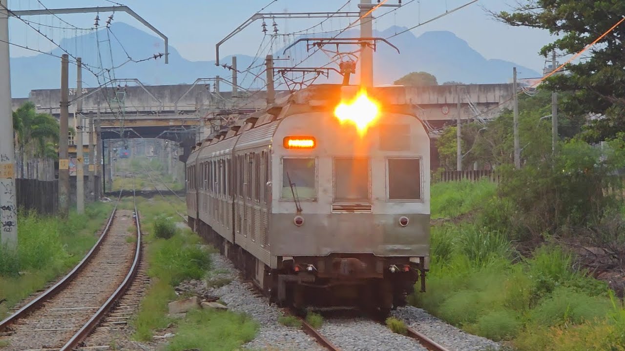 Supervia - Série 900 ER 903 Chegando em Coelho da Rocha (Parador Belford Roxo).