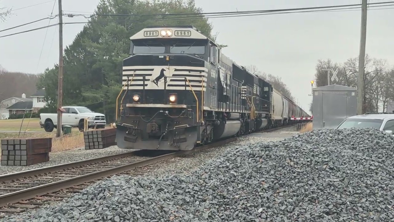 NS K64 Leaving Clayton De