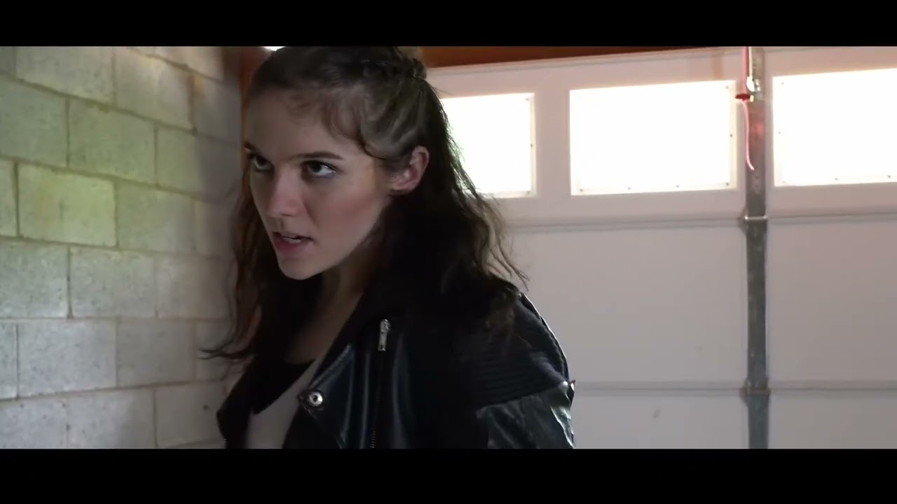 Accident man fight: Amy Johnston & Scott Atkins Remake performers: Bex Neudorf and Bader Kharbat
