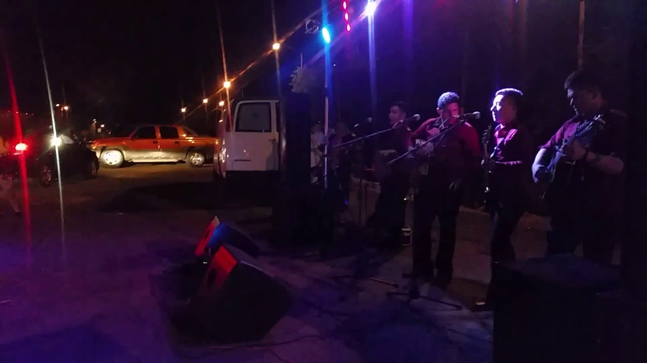 El manicero entre muchos mas exitos de sus amigos nogale&ntilde;os