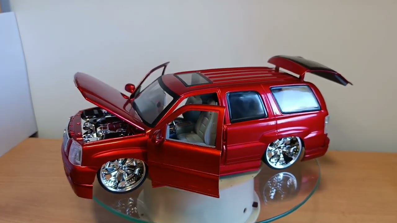 Cadillac Escalade 2002 Dub City Modelkit Jada Toys 1/18