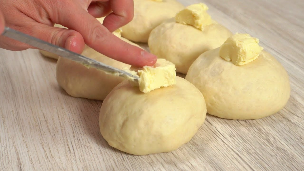 Так моя бабушка пекла деревенский хлеб. Самый вкусный хлеб на завтрак.