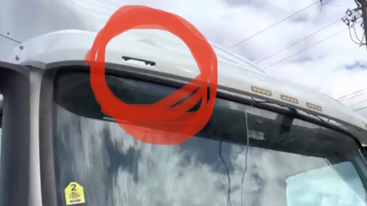 How to replace clearance lights on Volvo vnl