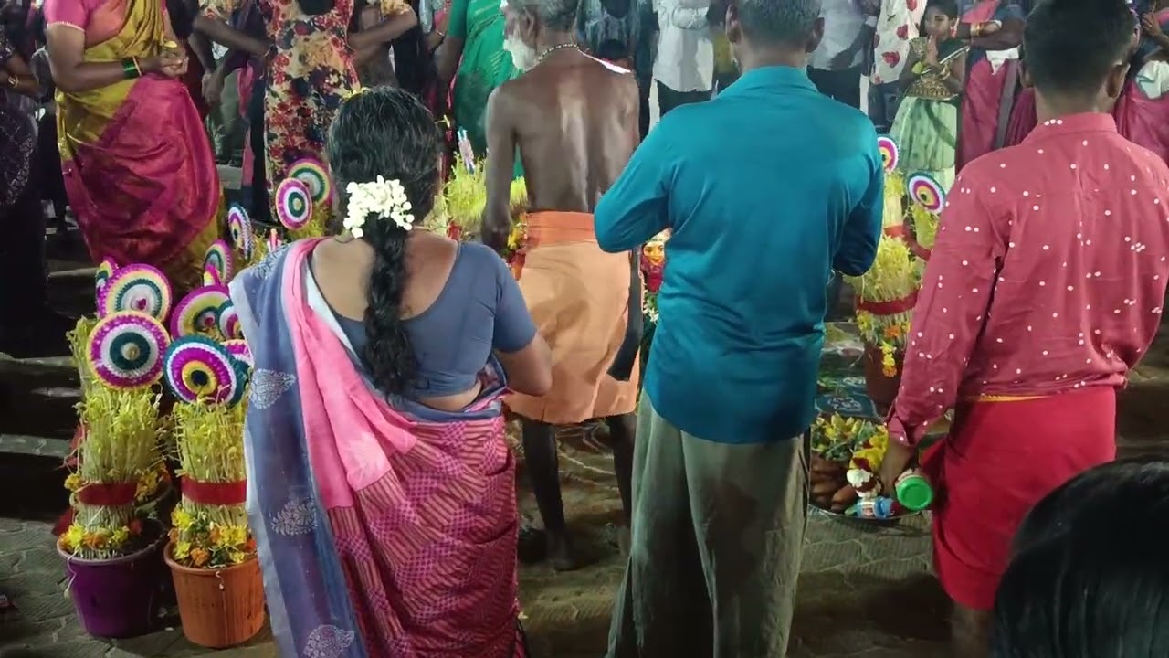 அடங்கார்குளம் முத்தாரம்மன் கோவில்  கொடை  விழா முளைப்பாரி எடுத்தல்