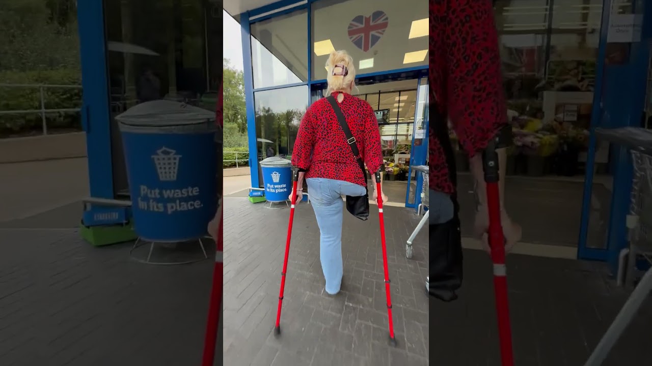 Come shopping with me. 