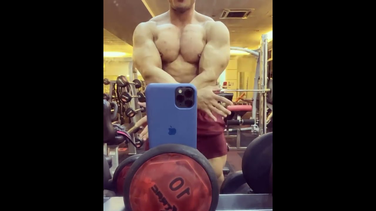 Malaysian Bodybuilder Muscle Flexing #31