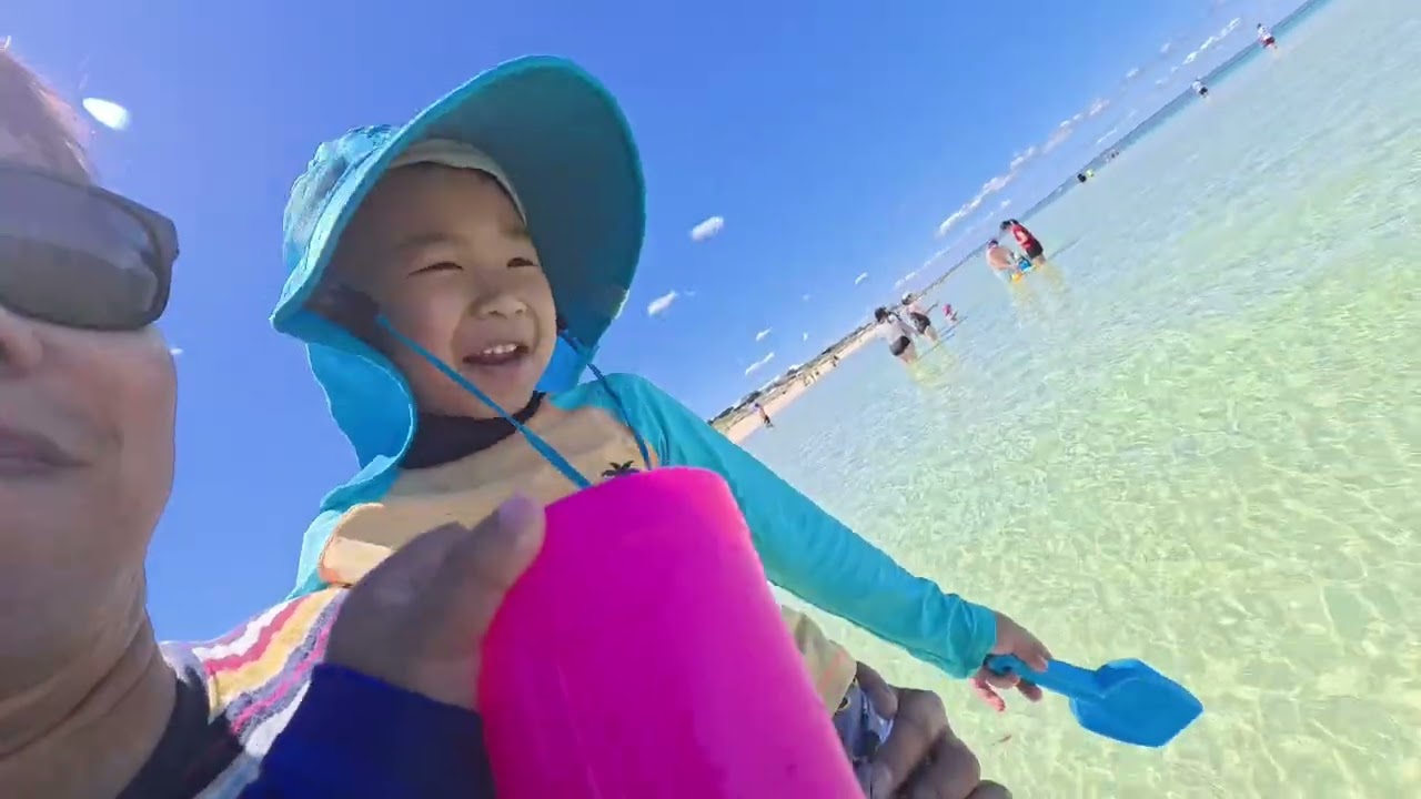 พาลูกเที่ยว Chelsea Beach น้ำทะเลใสมาก แต่วันนั้นแมงกะพรุนเต็มทะเล ! สนุกมาก แต่ก็วุ่นวายสุดๆ 