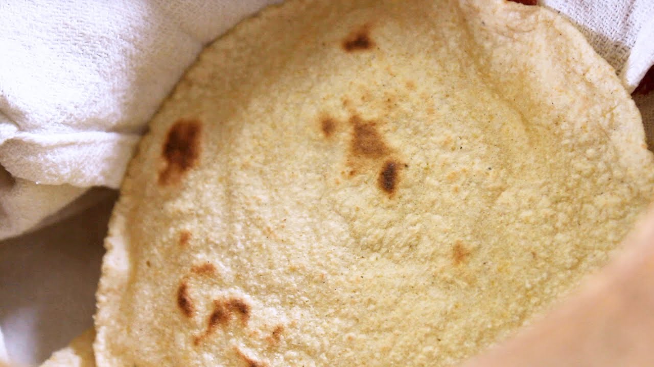 トウモロコシの粉からトルティージャを作ってみましょう！Aprendamos a hacer tortillas de maíz 🌽🌽