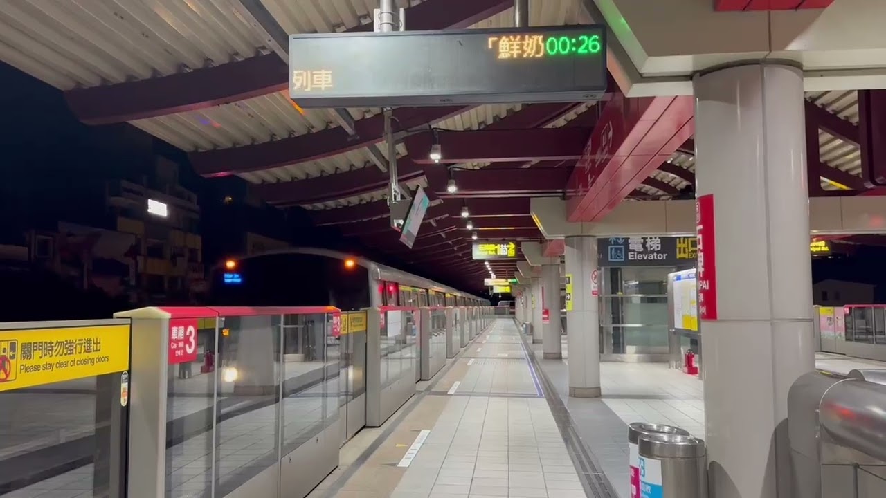 20250828@台北捷運淡水信義線(板南線不提供載客)列車石牌站通過(@ted2011親自拍攝)