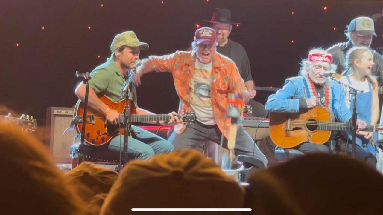 Just Outside of Austin/Will the Circle Be Unbroken - Lukas Nelson, Willie Nelson and Family