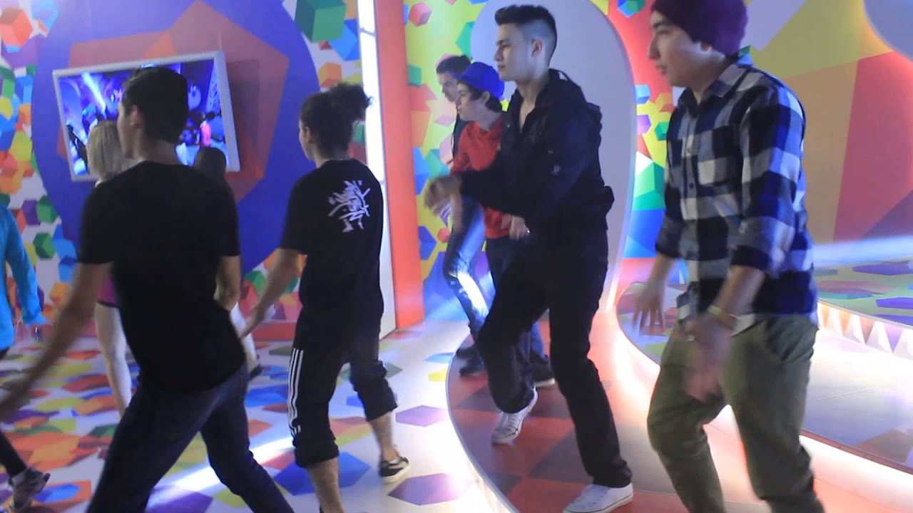 El equipo de Acábatelo ensayando nuevo baile