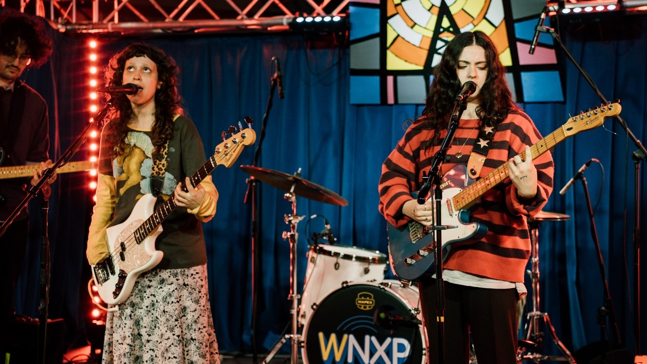 Venus & the Flytraps - Swiss Army Girl (Live at WNXP)