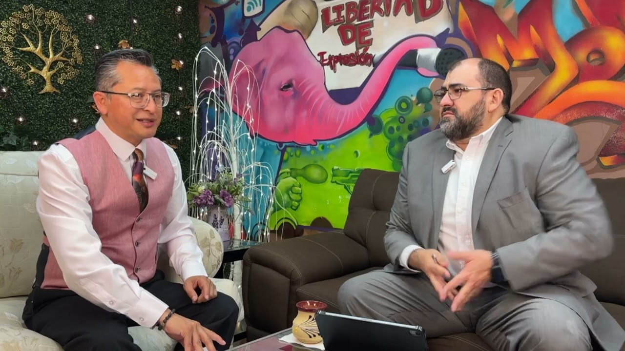 Manuel con Martínez Benítez, encuestador y analista del Centro de Estudios Consultivos