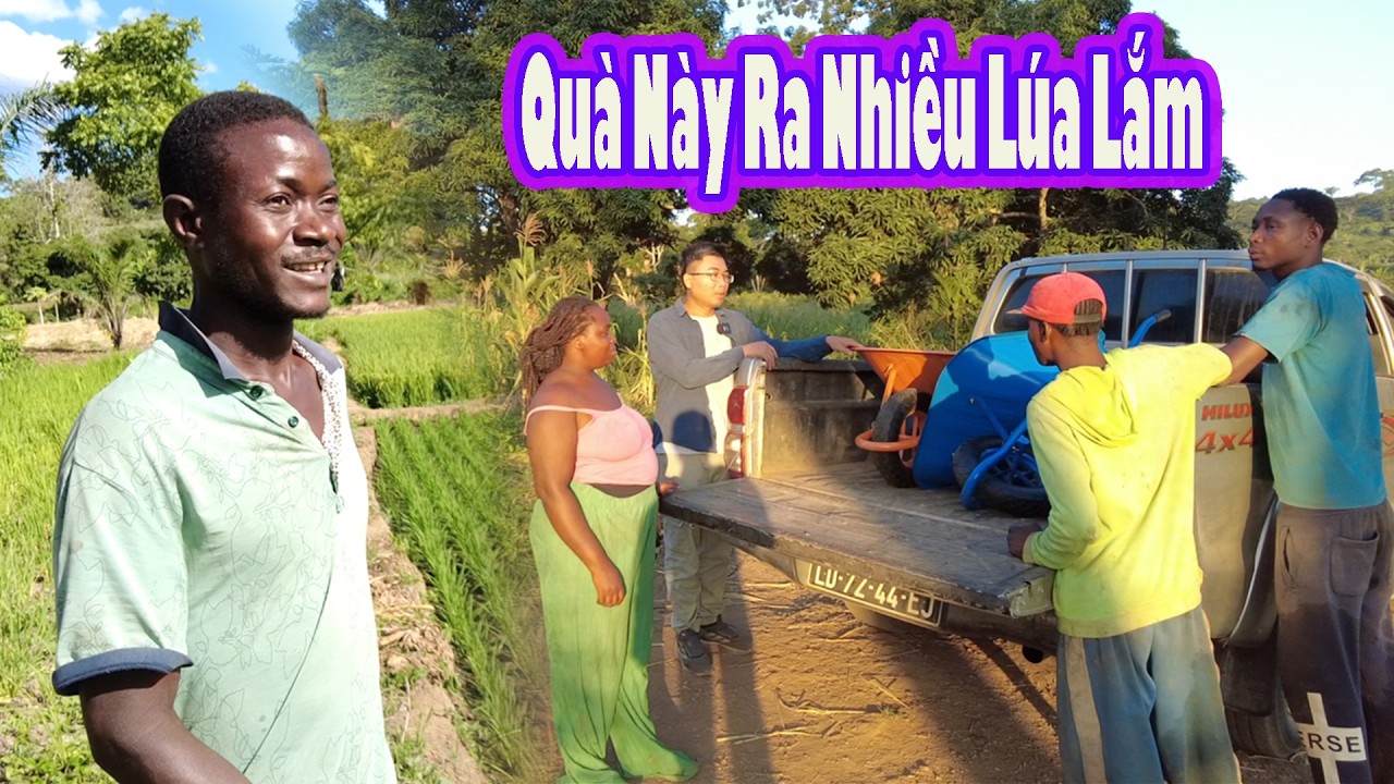 Antonio và Maria vui mừng nhận được quà hỗ trợ mở rộng diện tích lúa|| 2QVlogs Cuộc sống Châu Phi
