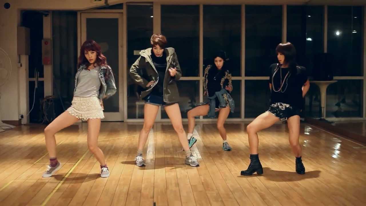 Jewelry - Look At Me mirrored Dance Practice