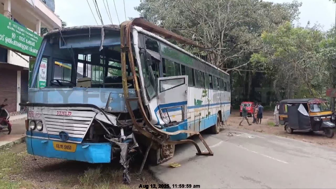 ടയർ പൊട്ടി ഇലക്ട്രിക്ക് പോസ്റ്റിൽ ഇടിച്ച് KSRTC ബസ്, കോട്ടയത്ത് ഒഴിവായത് വൻ ദുരന്തം | Kottayam