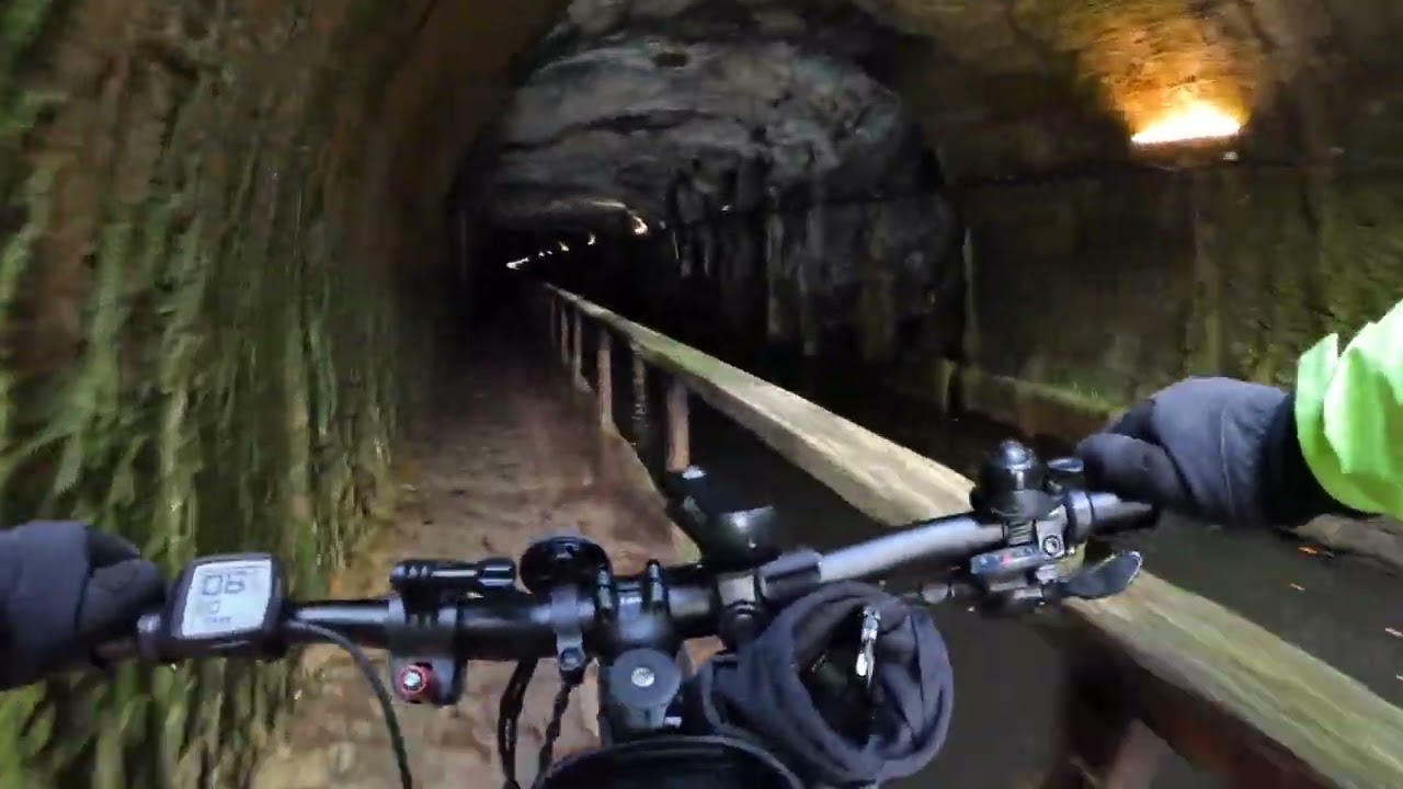 Falkirk To Linlithgow Along Union Canal   4K