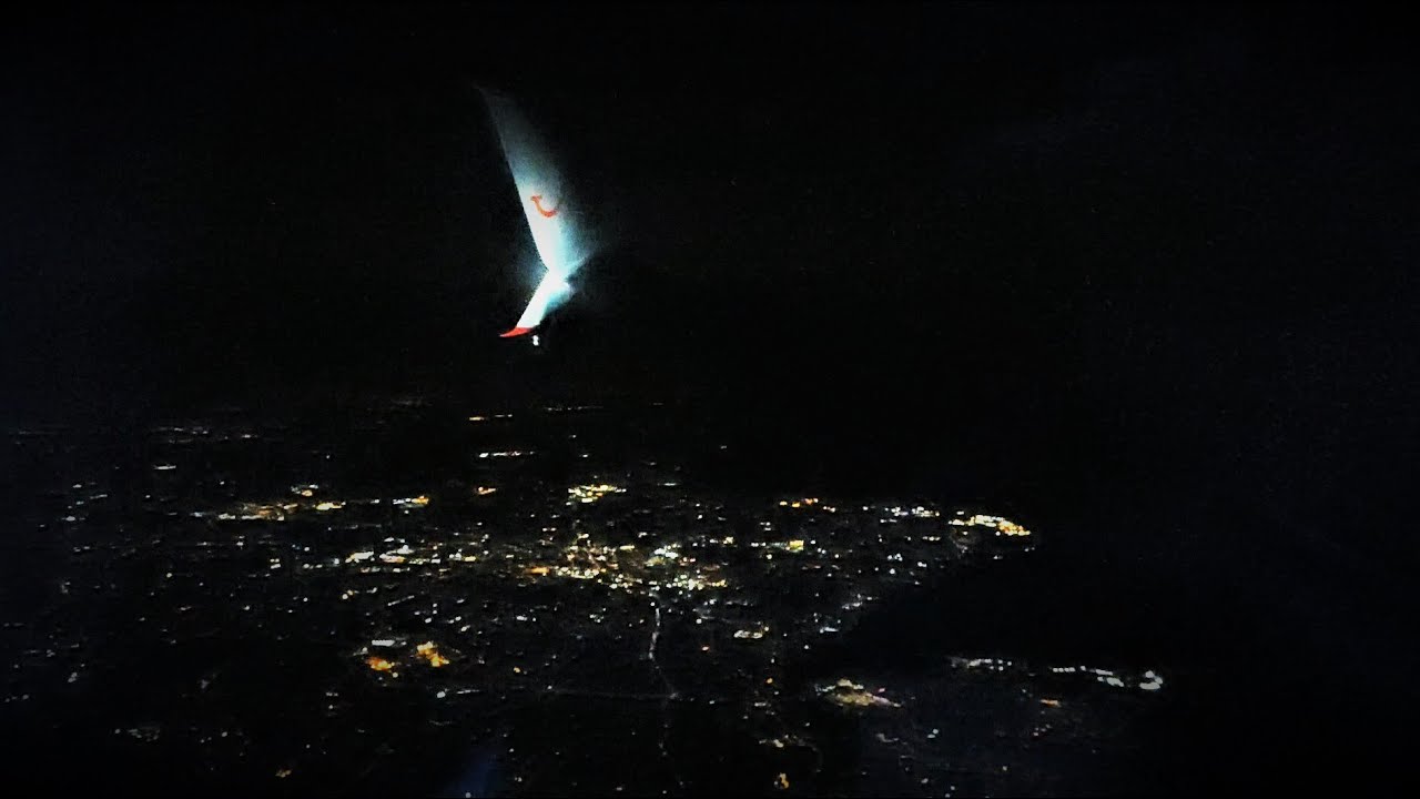 TUI Airways 737-800 Night Landing East Midlands Airport, 05/08/19