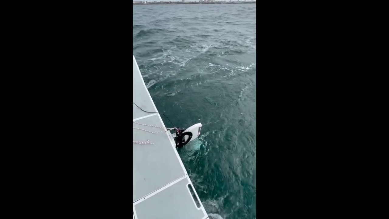 OVNI 370 - utilisation Hydrogénérateur Watt&Sea / Use of an hydrogenerator Watt&Sea