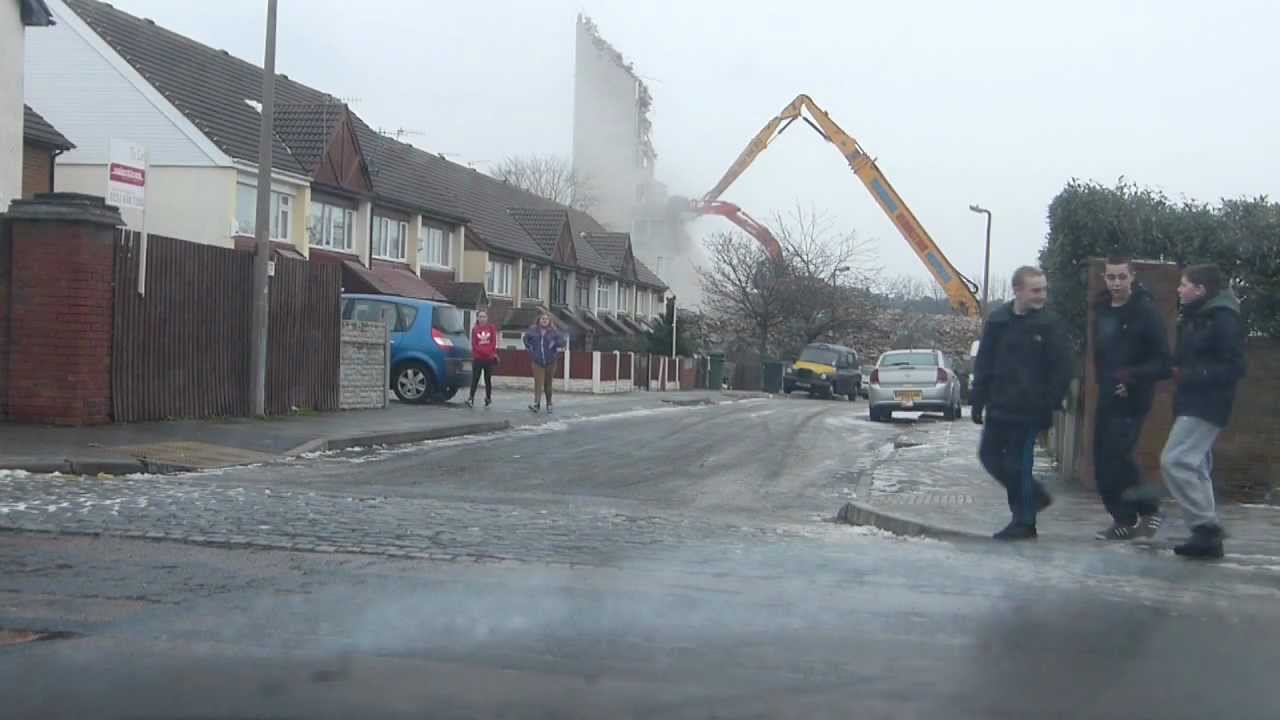 Flambards Flats on the Woodchurch estate being demolished
