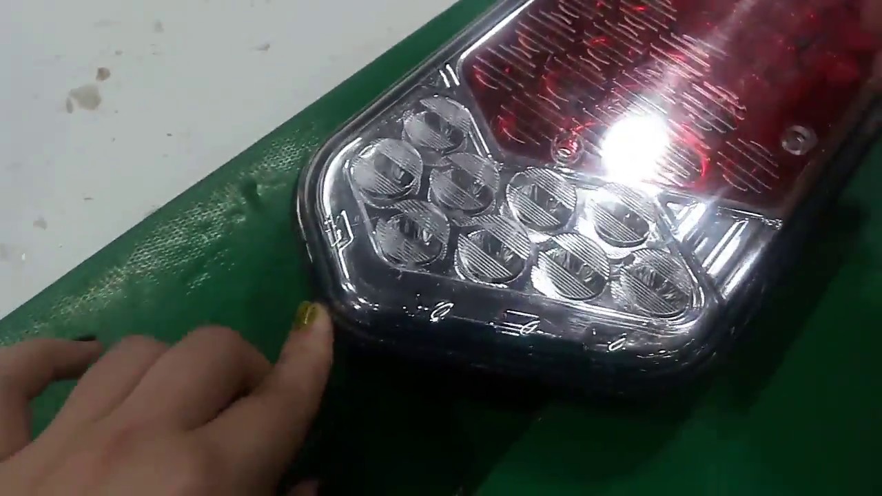 SUBSTITUIÇÃO DA LENTE DA LANTERNA TRASEIRA L741 E LBS08 SINBRAX