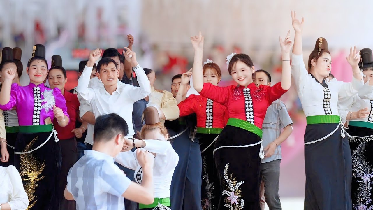 MỒNG 10 TẾT 2026 - NHẤT SUM ÊM PẢ  NHẢY TÂN GIA ANH TIN VUI BẢN CÁT LÓT XÃ CHIỀNG LA VUI ƠI LÀ VUI