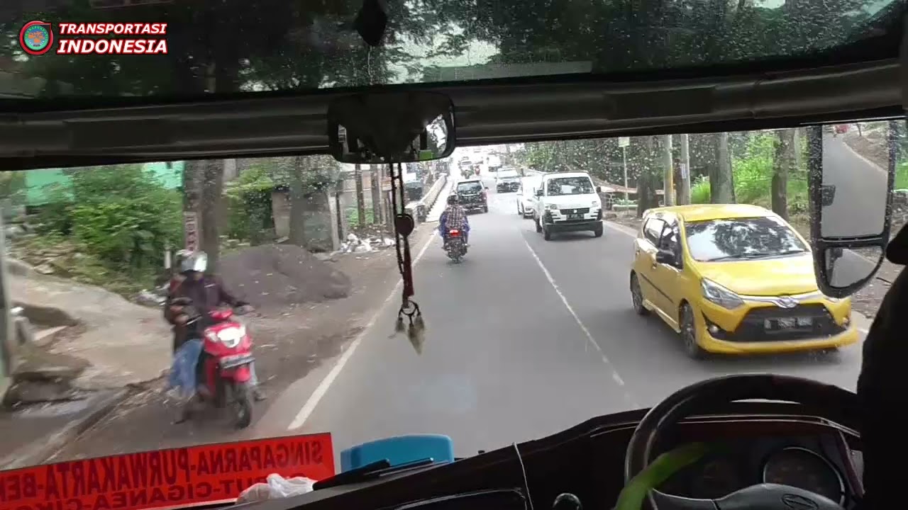Bus Primajasa Singaparna Melawan Badai Hujan Ke Terminal Guntur Garut