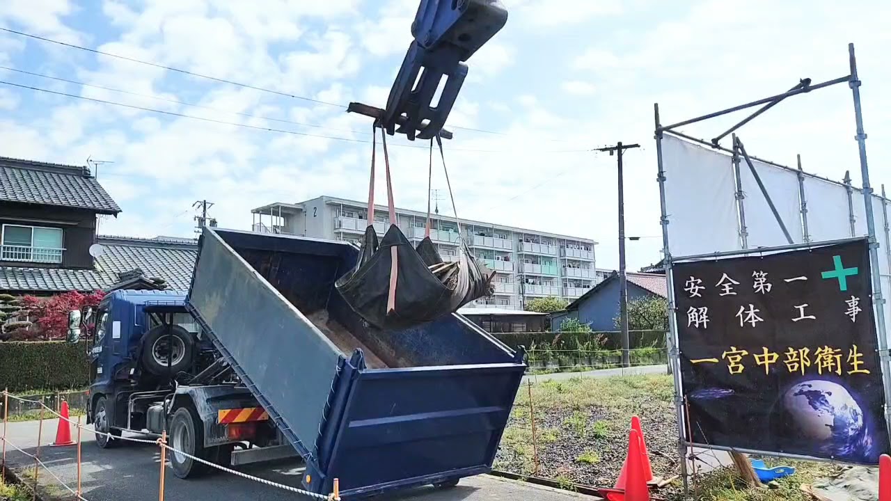 バックホウ、回転フォーク