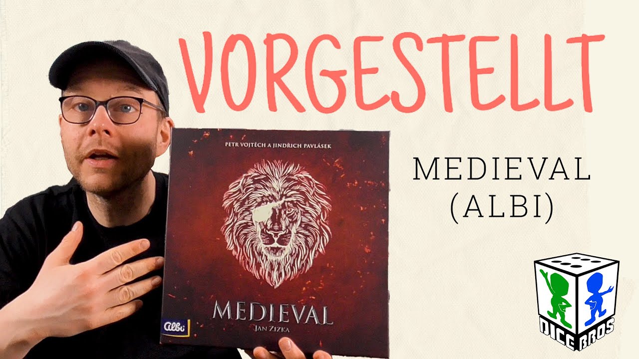 MEDIEVAL: Ein Ritter ohne Nerd-Shirt Rüstung spielt im Sandkasten
