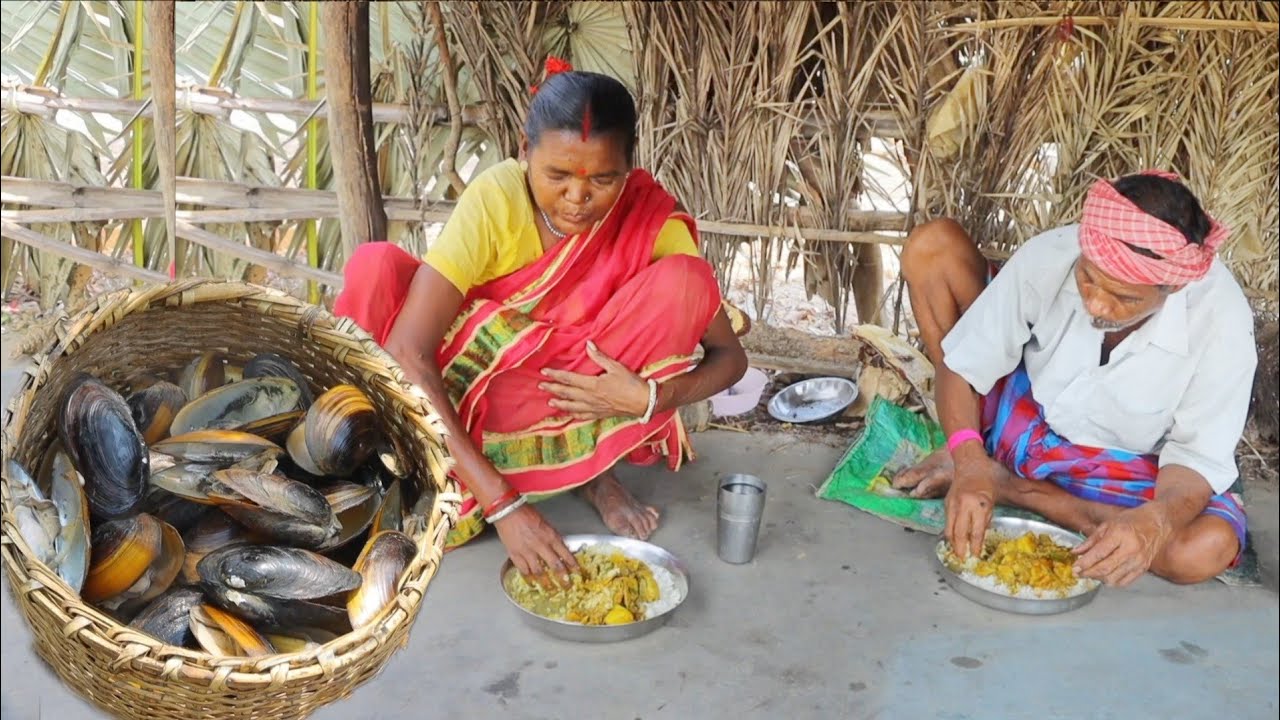 Wild Snail Curry cooking & eating by santali tribe old couple