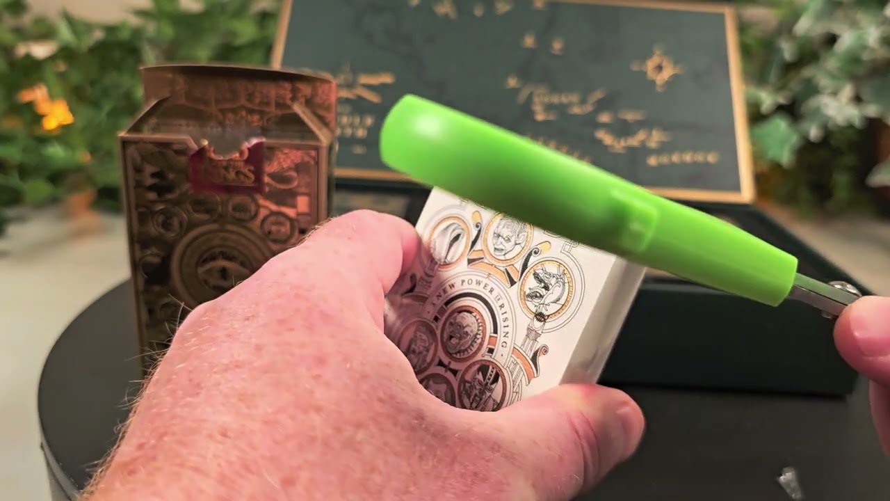 Unboxing Theory11 Lord of the Rings Playing Cards Sideshow Collectors Edition