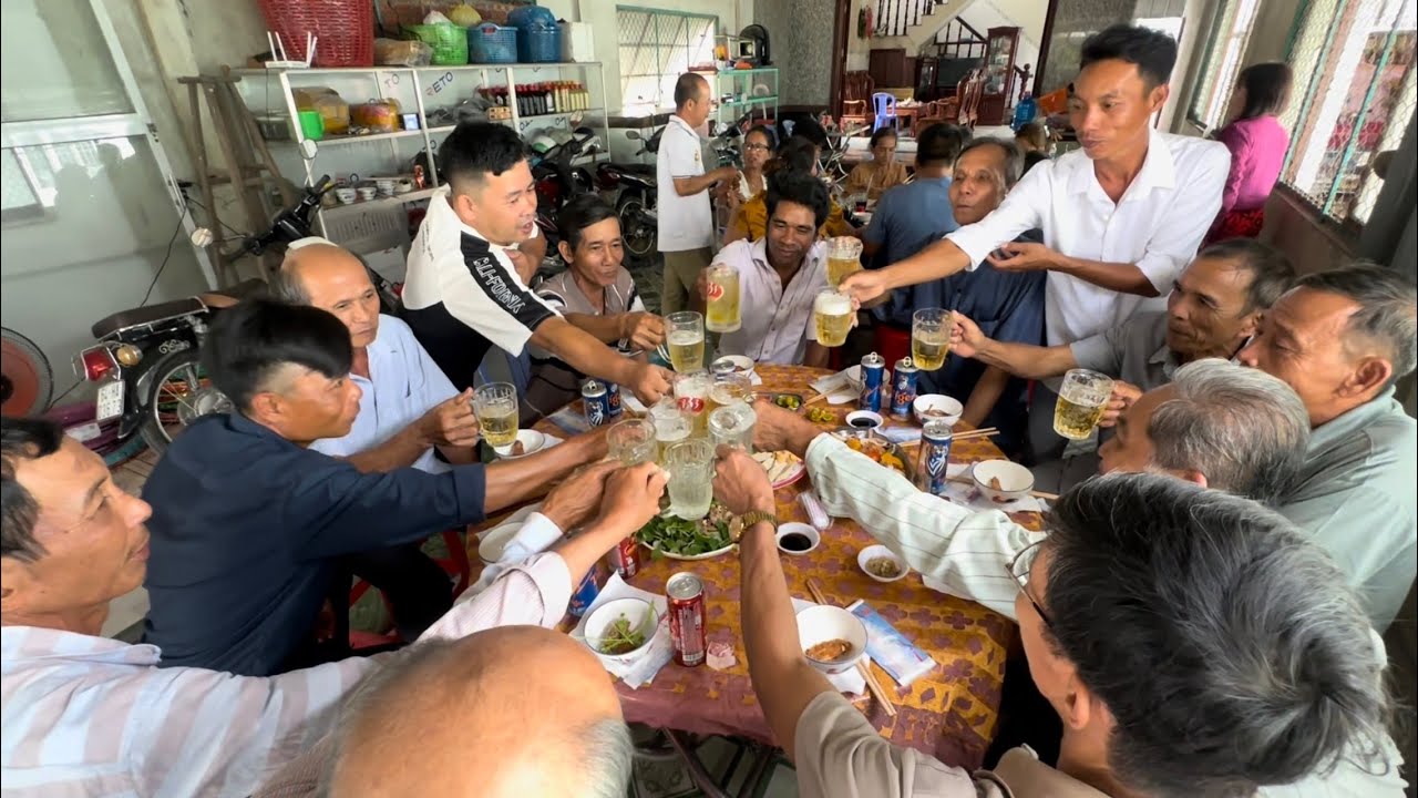 Lênh Bình Minh Vĩnh Long giáp lời bàn chuyện đám cưới của . Anh Tư . với Chị Phụng 