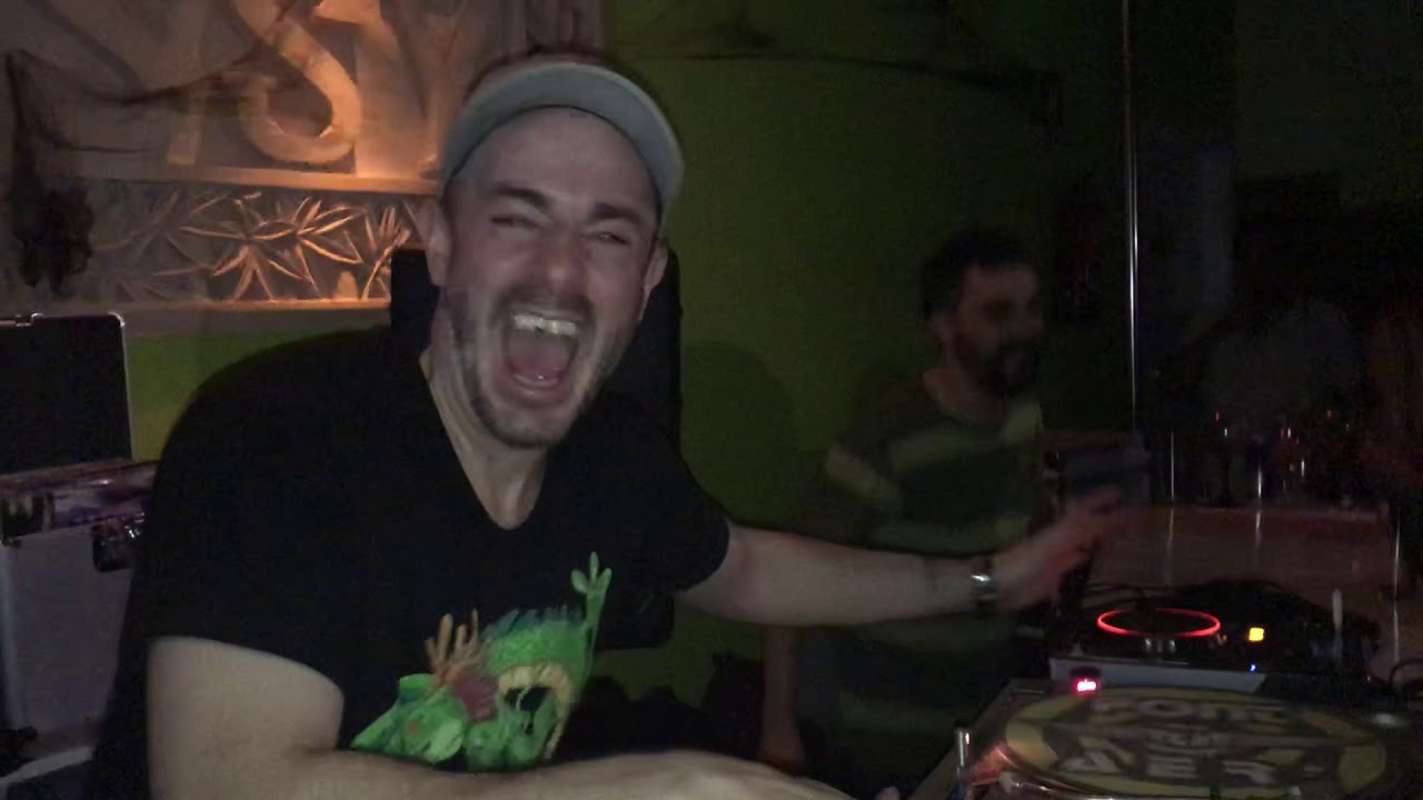 Dj Devil at Work & Dj No Border PERROS VIEJOS 2018 (Parte 2)
