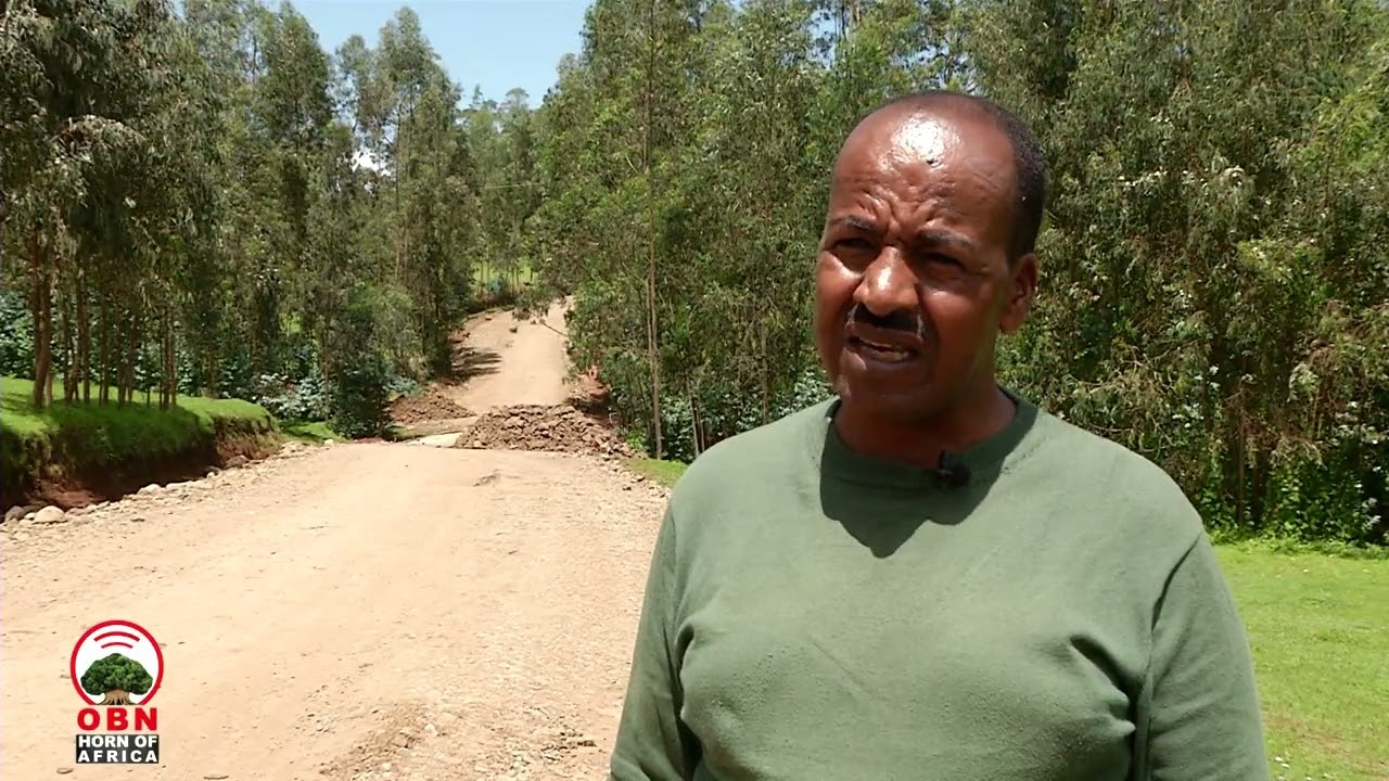 በጉራጌ ዞን እዣ ወረዳ አምበሊ ቀበሌ በህብረተሰቡ ተሳትፎ  እየተሰራ ያለው  የገጠር ጠጠር መንገድ ልማት
