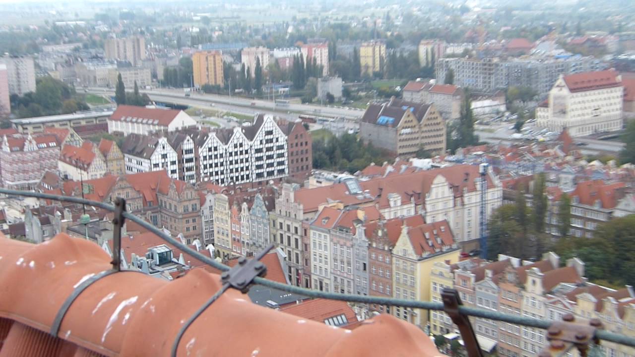 Widok z 78-metrowej wieży Bazyliki Mariackiej w Gdańsku