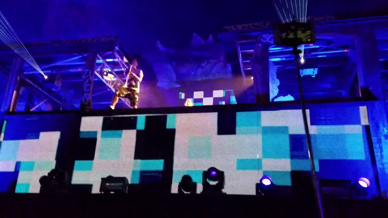 Brennan Heart and Johnathan Mendelssohn Be here now EDC 2016 Las Vegas