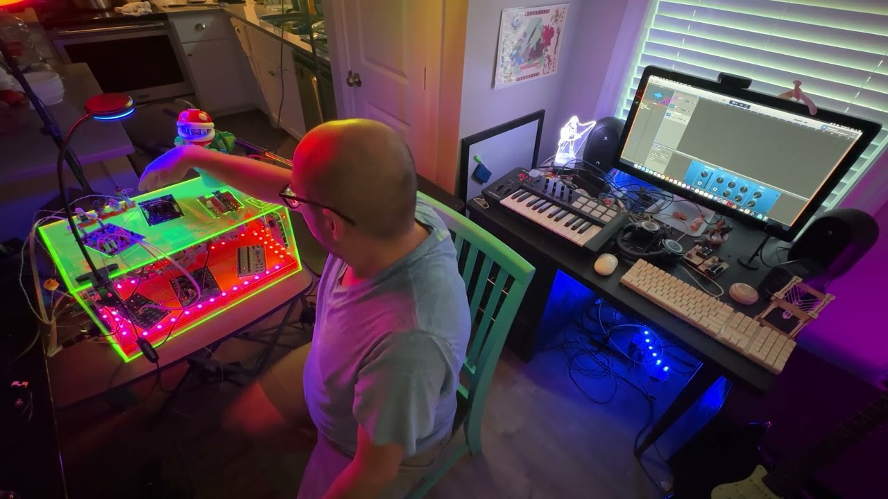 Helping Others - joey explores his synth production setup