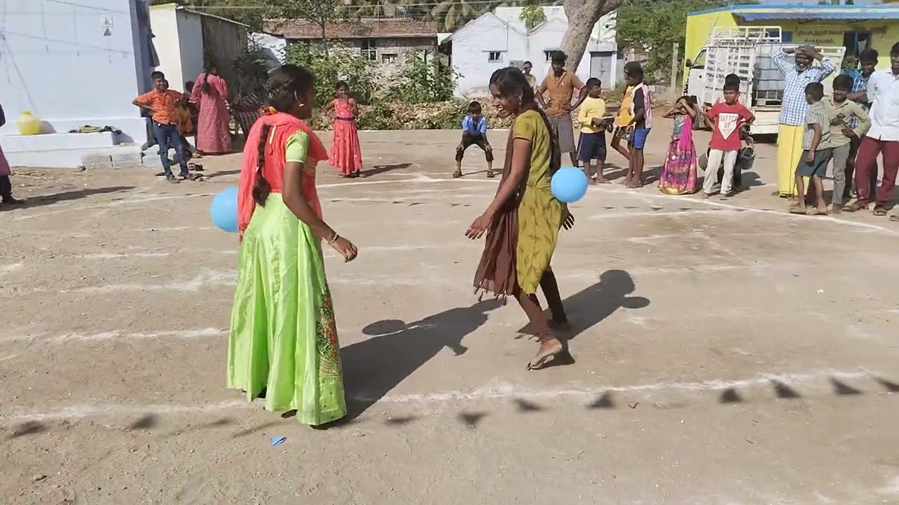 பலூன் உடைத்தல் -  பெண்கள் | Agni Siragugal | Pongal Games | Tamil Games | Kamaraj Nagar