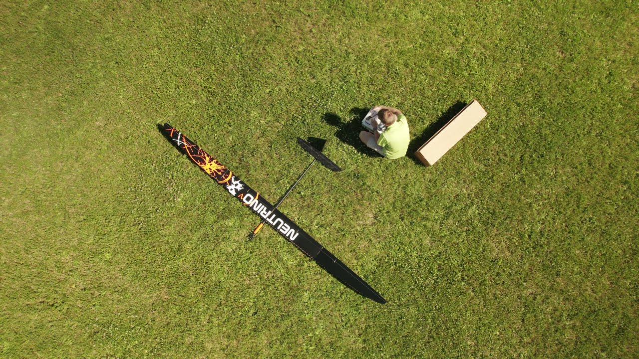 Neutrino from above: F5J glider shot from drone, almost crashed, 4K