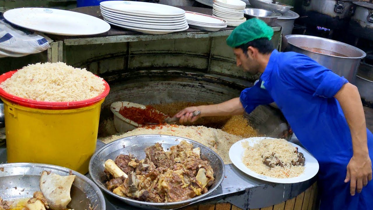 Kabuli Pulao Shinwari Restaurant - Tehkal Peshawar | Afghani Qabili Pulao | Pakistani Street Food Pk