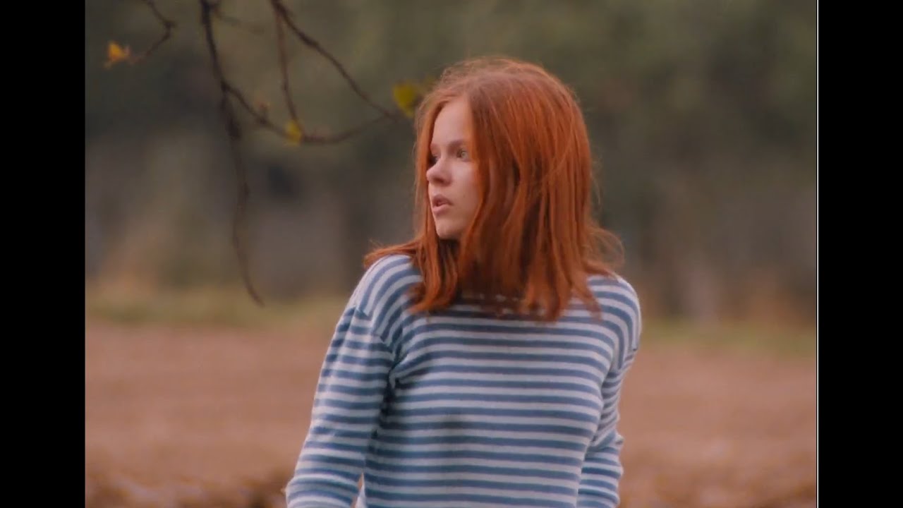 Beautiful Scene from Z&aacute;hrada (1995) - Acts: Roman Lukn&aacute;r & Zuzana &Scaron;ulajov&aacute;
