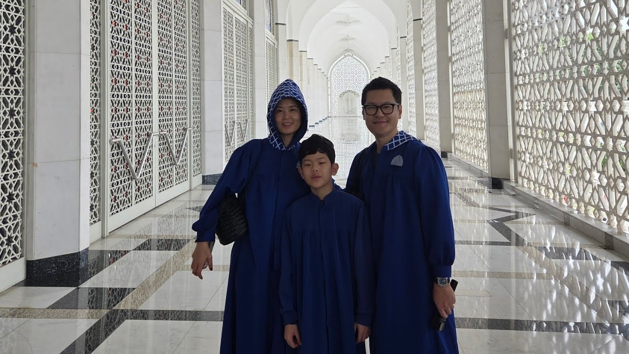 D-3 블루모스크. 술탄 살라후딘 압둘 아지즈 모스크. Masjid Sultan Salahuddin Abdul Aziz Shah. The stunning Blue Mosque. 