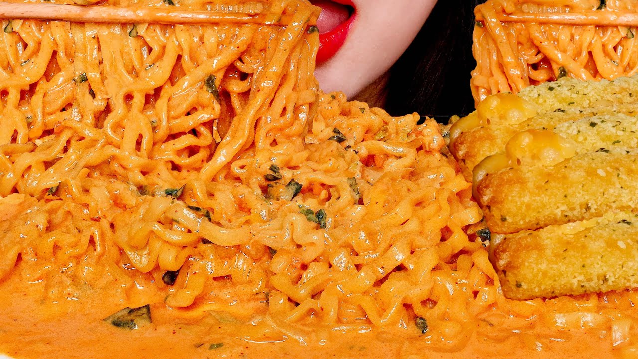 ASMR MUKBANG 꾸덕꾸덕 SPICY CREAM NOODLES 크림 진짬뽕 WITH CHEESE STICKS 치즈스틱 먹방