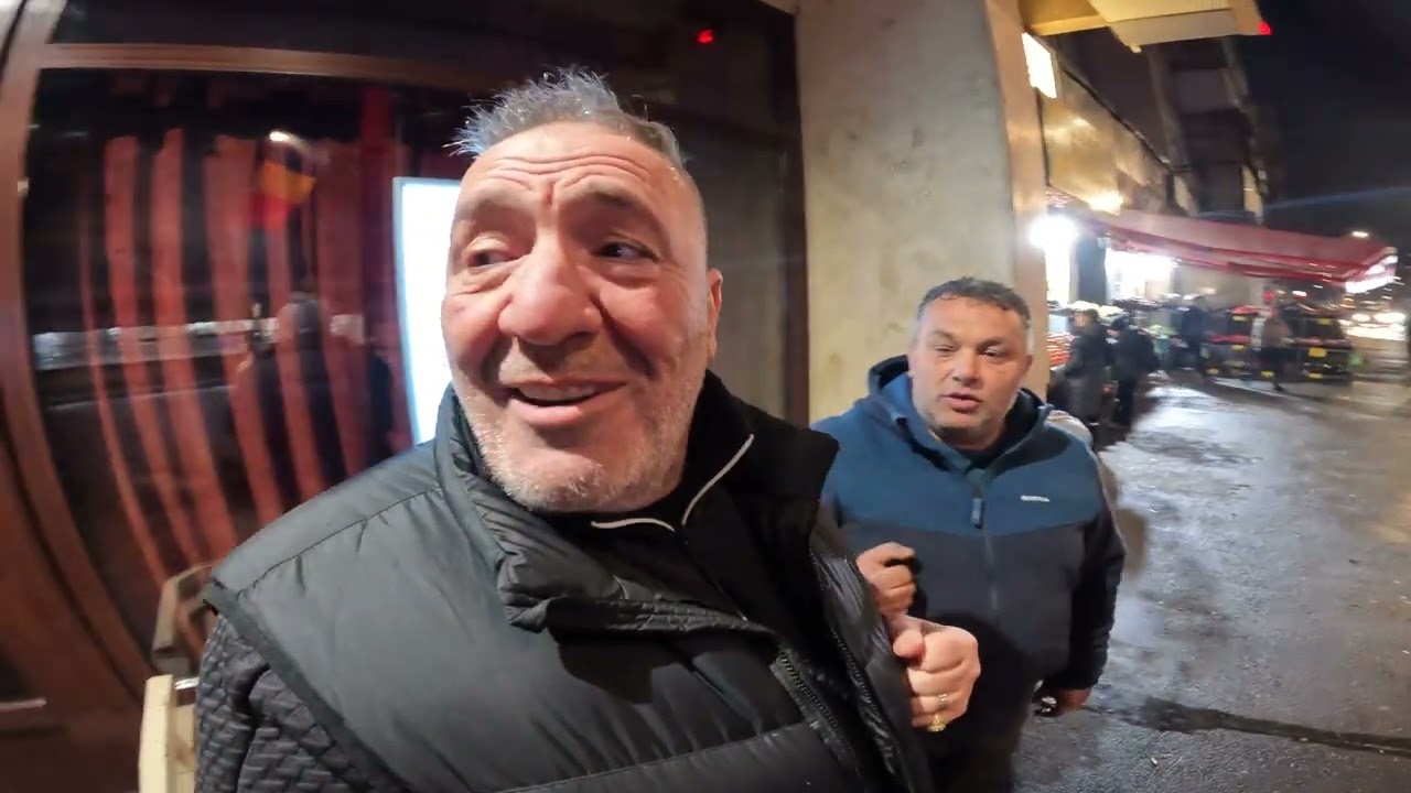 ZOLI PIETARU LA MAGAZIN