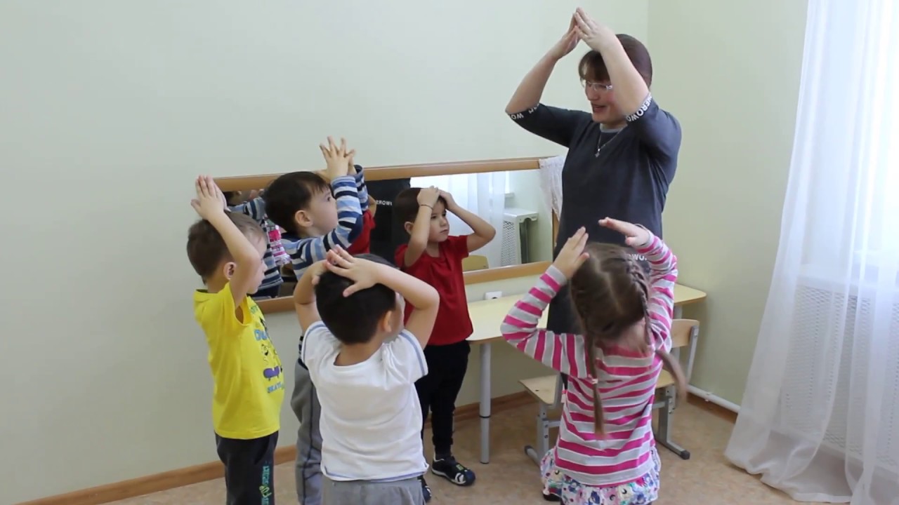 Логопедическое занятие в средней группе по лексической теме  Одежда