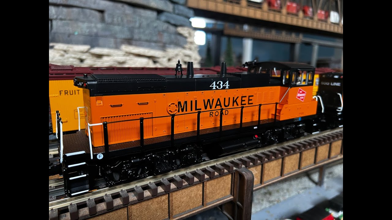 MTH выпускает дизельные поезда RailKing Scale MP15, а MrMuffin'sTrains показывает, как они выглядят