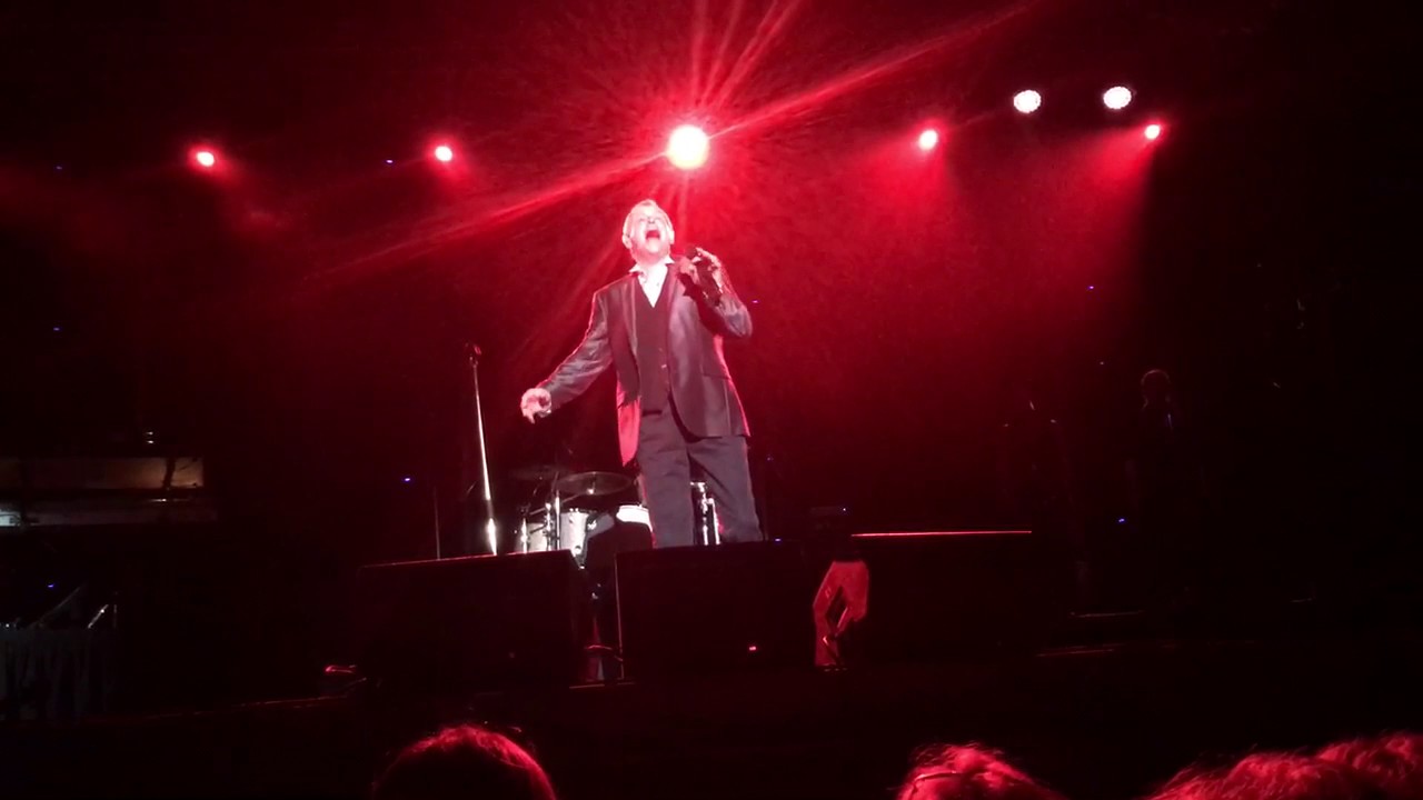 John Farnham Burn for you - red hot summer tour Dubbo