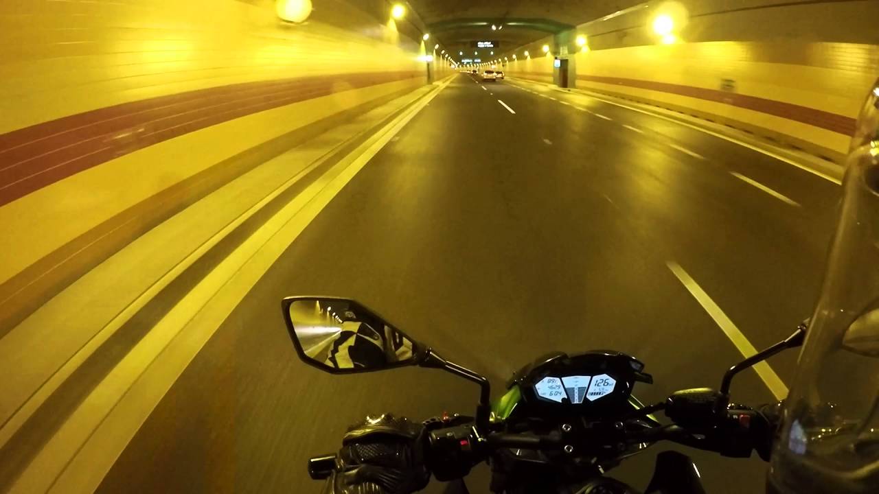 Prague Tunnels - Kawasaki Z800 - Akrapovic Exhaust